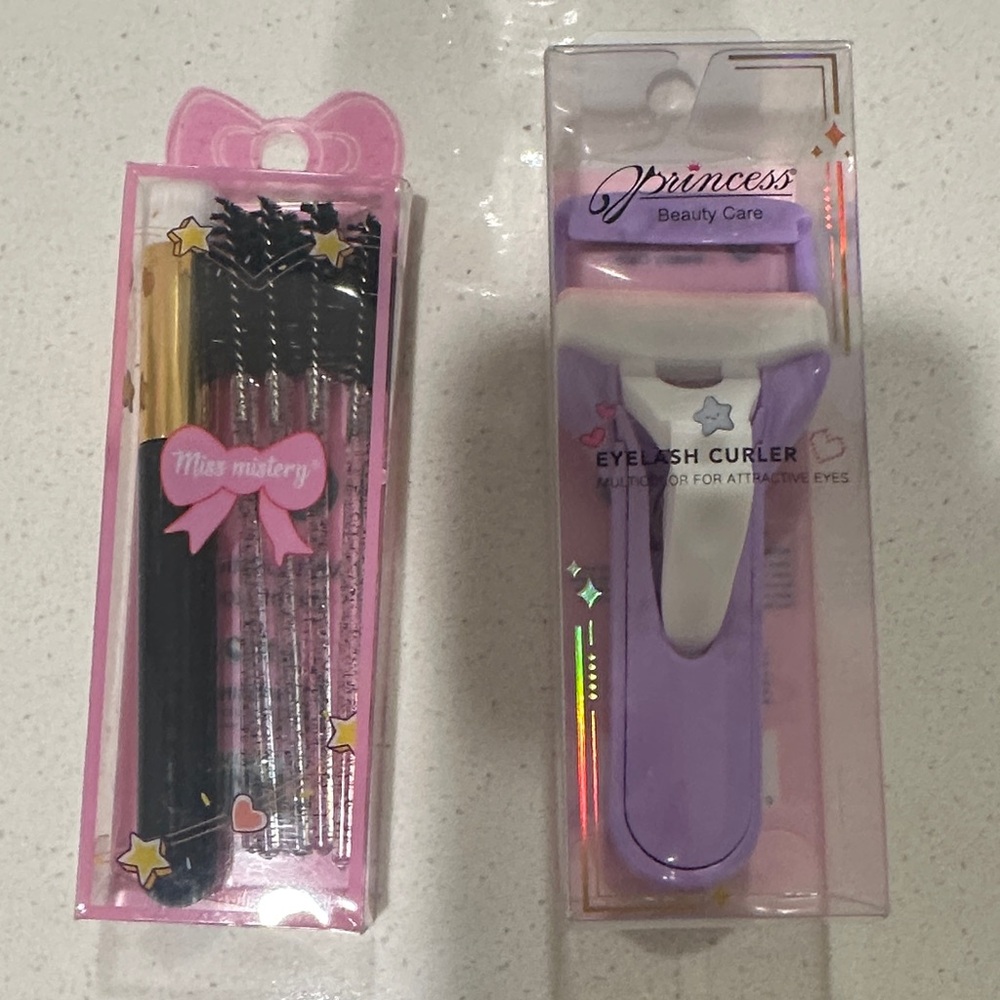 Princess Beauty Care Eyelash Curler and Miss Mystery Brush Set